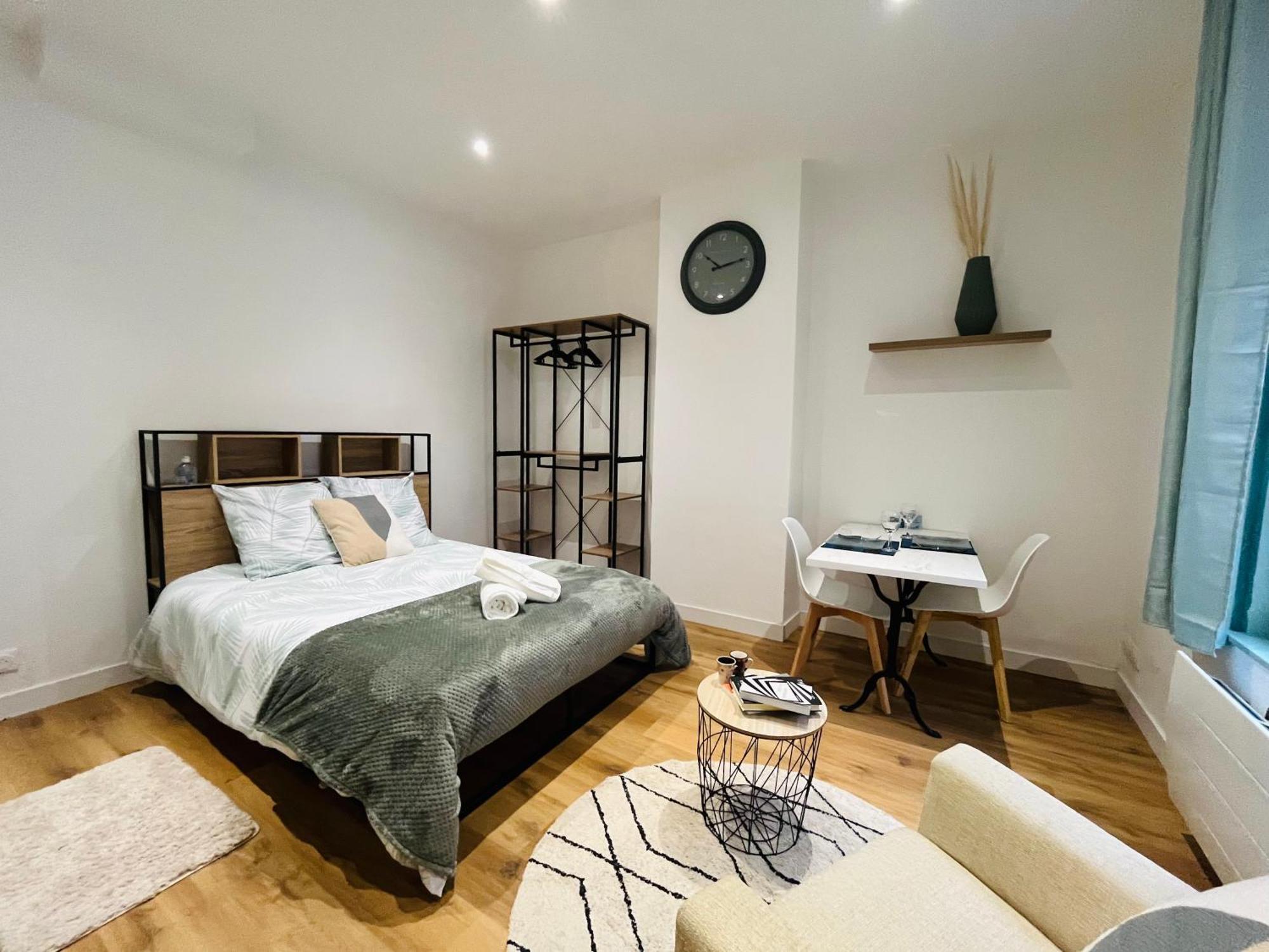 La Ruche Arrageoise - Parking Gratuit - Cozy - Grand Lit - Long Sejour Appartement Arras Buitenkant foto