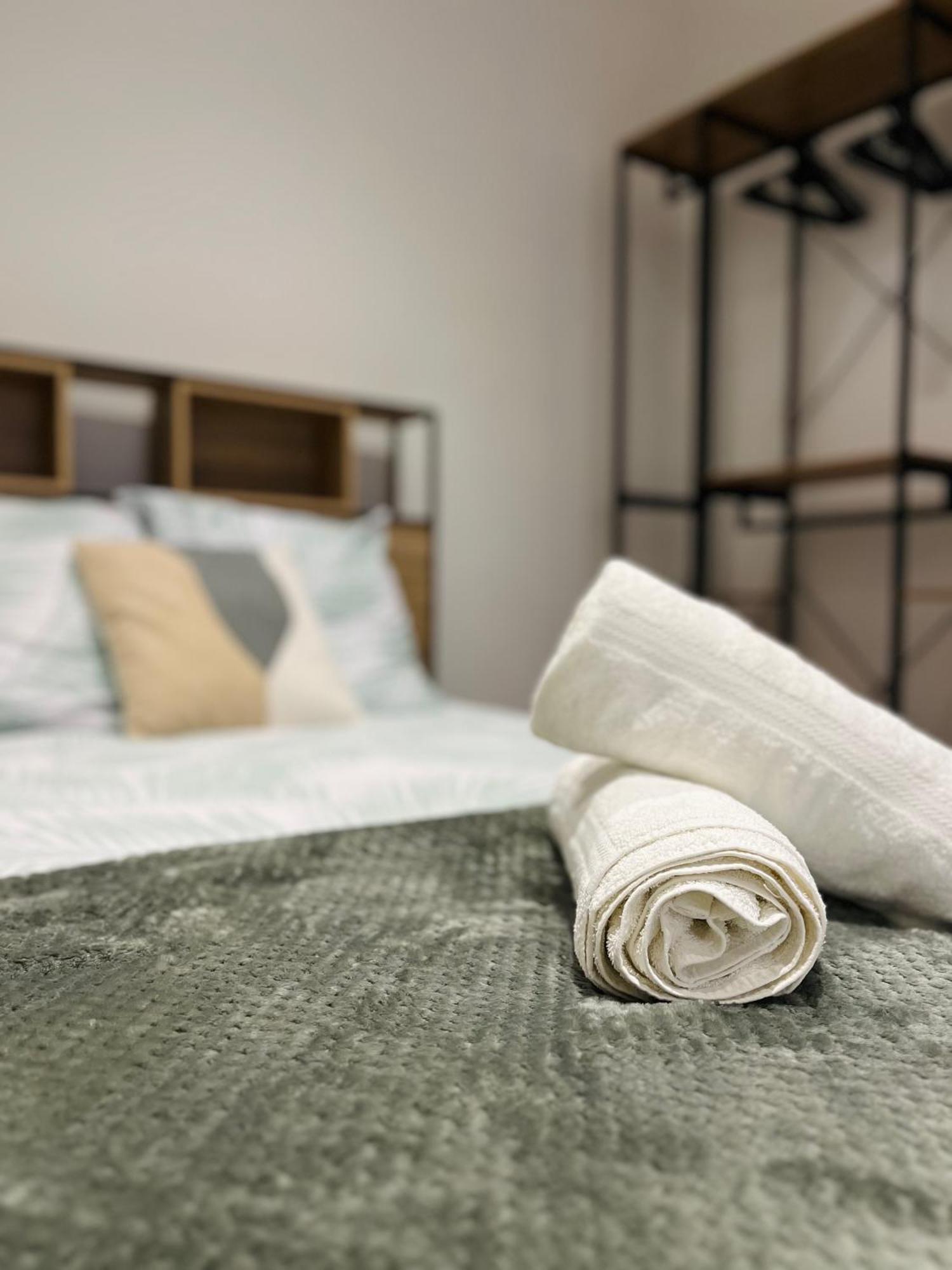 La Ruche Arrageoise - Parking Gratuit - Cozy - Grand Lit - Long Sejour Appartement Arras Buitenkant foto