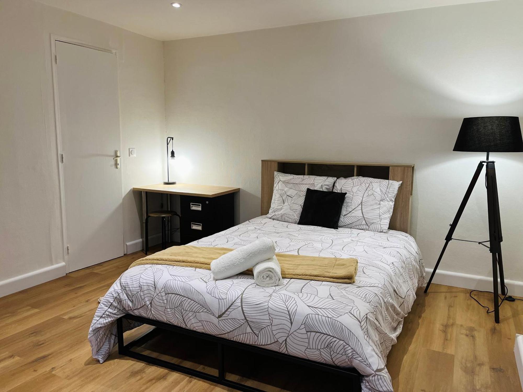 La Ruche Arrageoise - Parking Gratuit - Cozy - Grand Lit - Long Sejour Appartement Arras Buitenkant foto