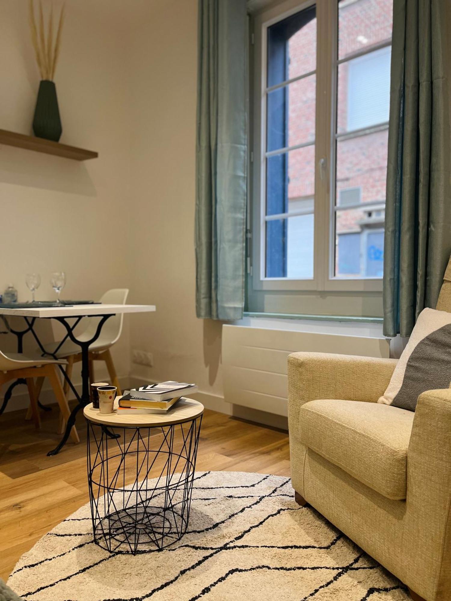 La Ruche Arrageoise - Parking Gratuit - Cozy - Grand Lit - Long Sejour Appartement Arras Buitenkant foto